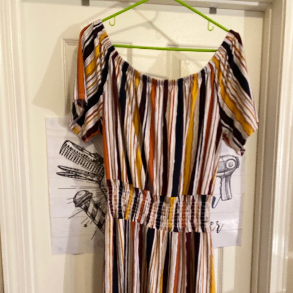 Off shoulders dress